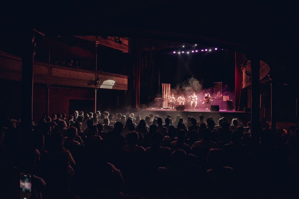 Show 2023 Duenex Academia