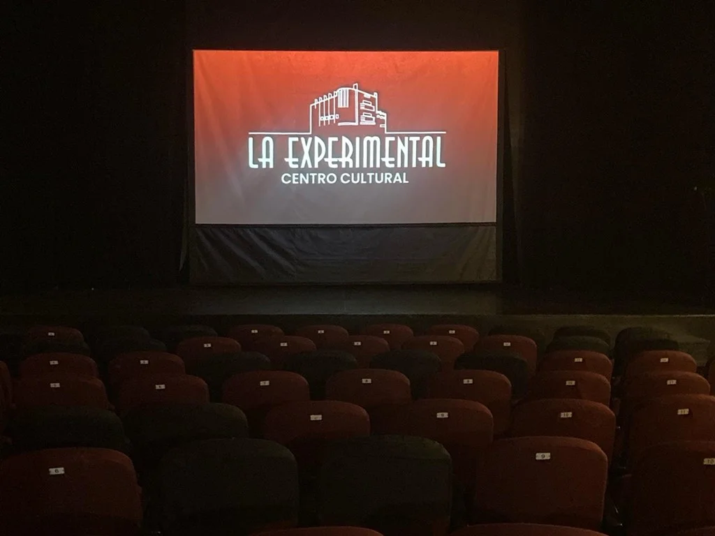 Sala la experimental interior